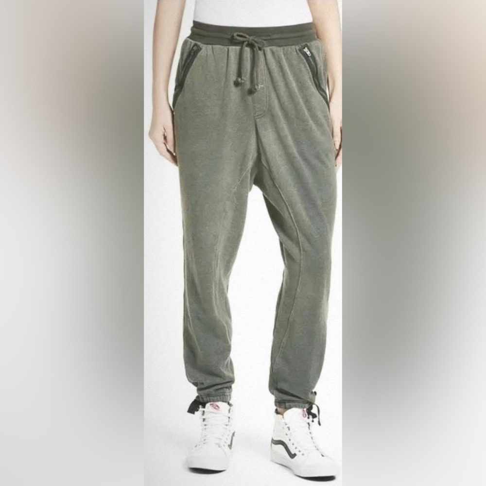 Free People women’s Jogger Pants, size small, ties at ankles, EUC, olive green